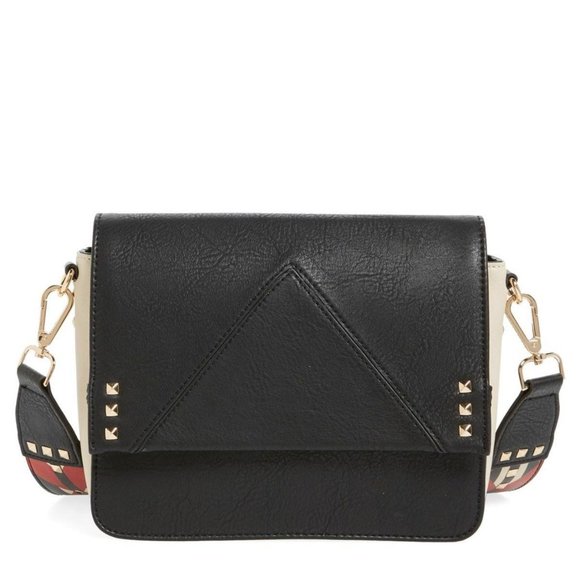 Steve Madden Handbags - NWT Steve Madden Scout Shoulder Bag Reversible Strap